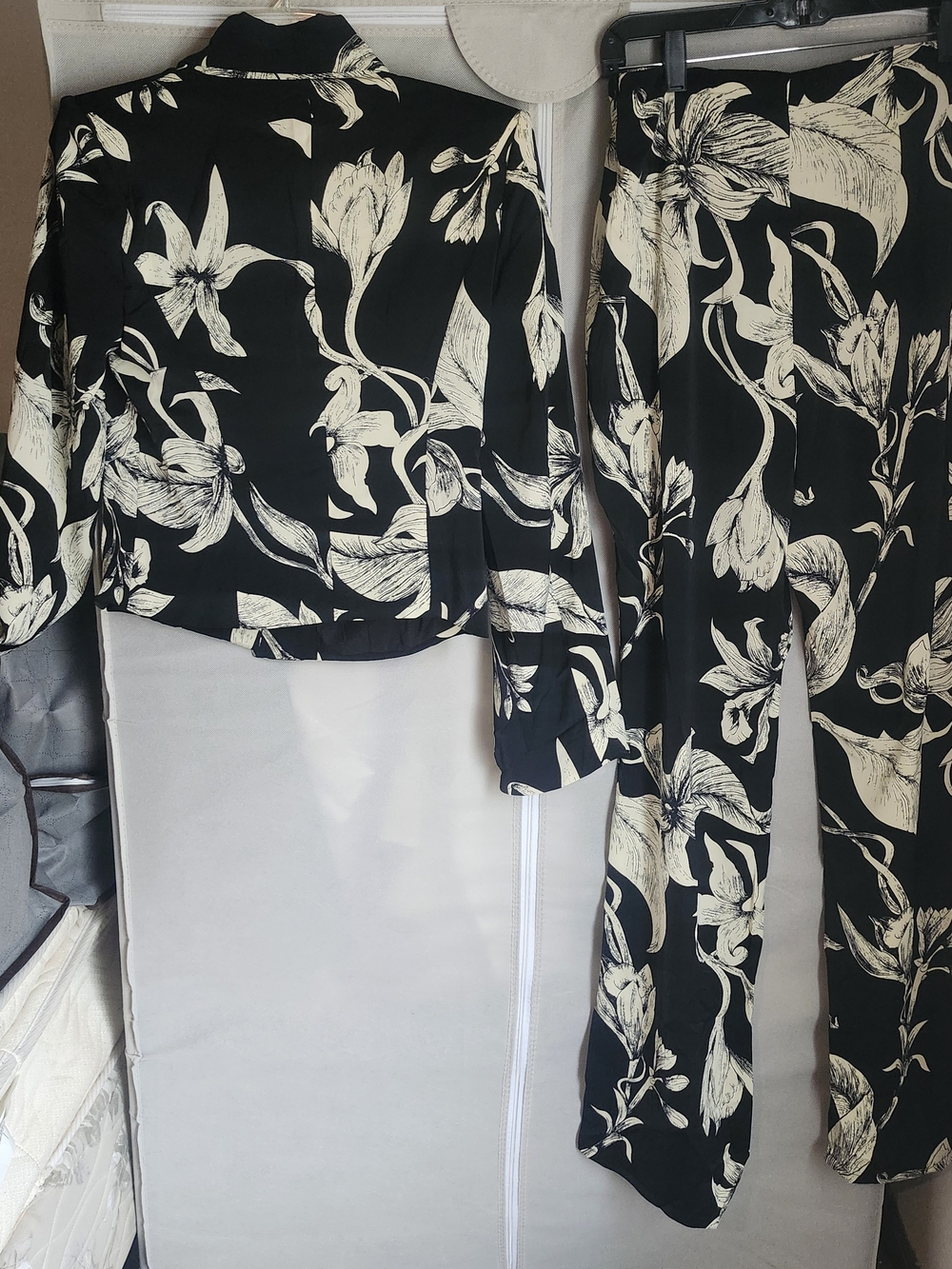 Fashion Nova Black Floral Print Wide-Leg Pantsuit Set - Picture 8 of 8